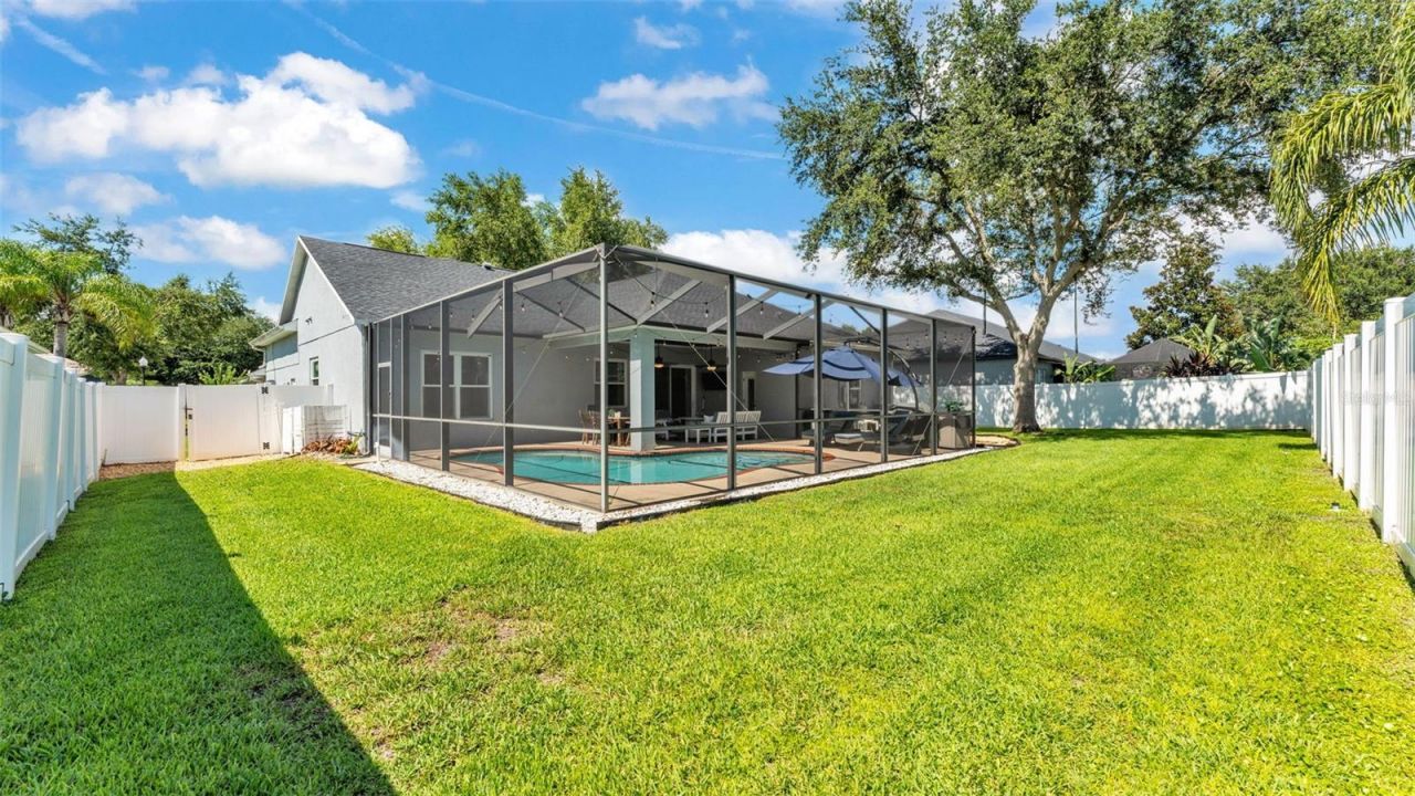 3911 Smoke Rise Court , Valrico, FL 33594 Photo