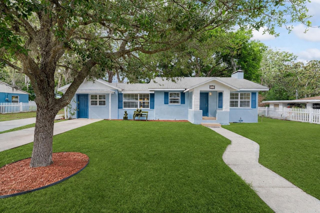111 E Charlotte Avenue, Eustis, FL 32726