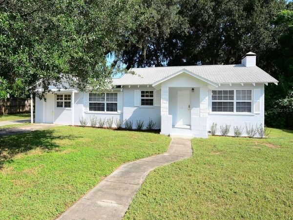 111 E CHARLOTTE AVENUE , EUSTIS, FL 32726