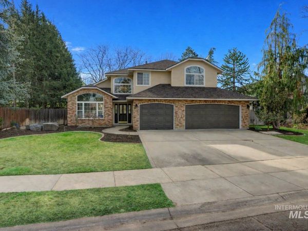 8037 W Innsbrook Ct, Boise, ID 83704