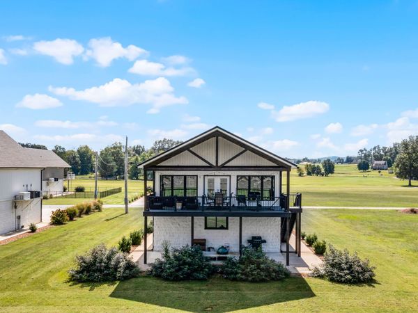 256 Fairway Villa Ln, Decaturville, TN 38329