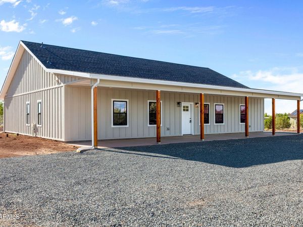 855 W 10th S, St Johns, AZ 85936