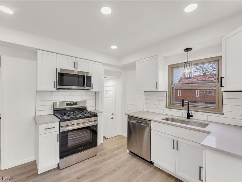 4145 W 140th Street , Cleveland, OH 44135 Photo 8