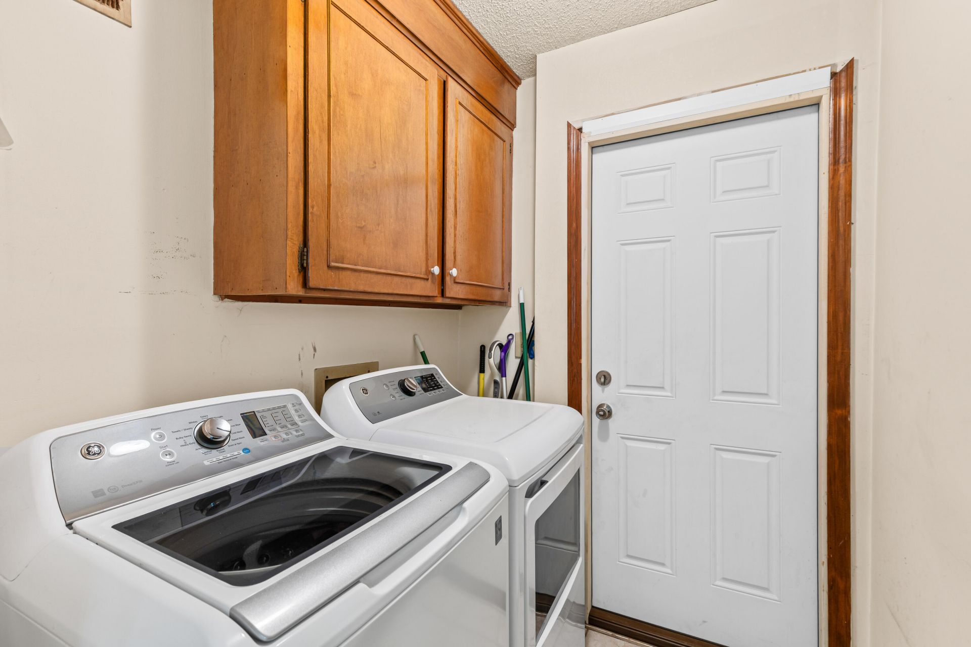 651 Semaht Street Photo 14