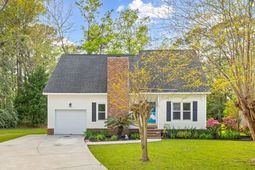 651 Semaht Street photo 4