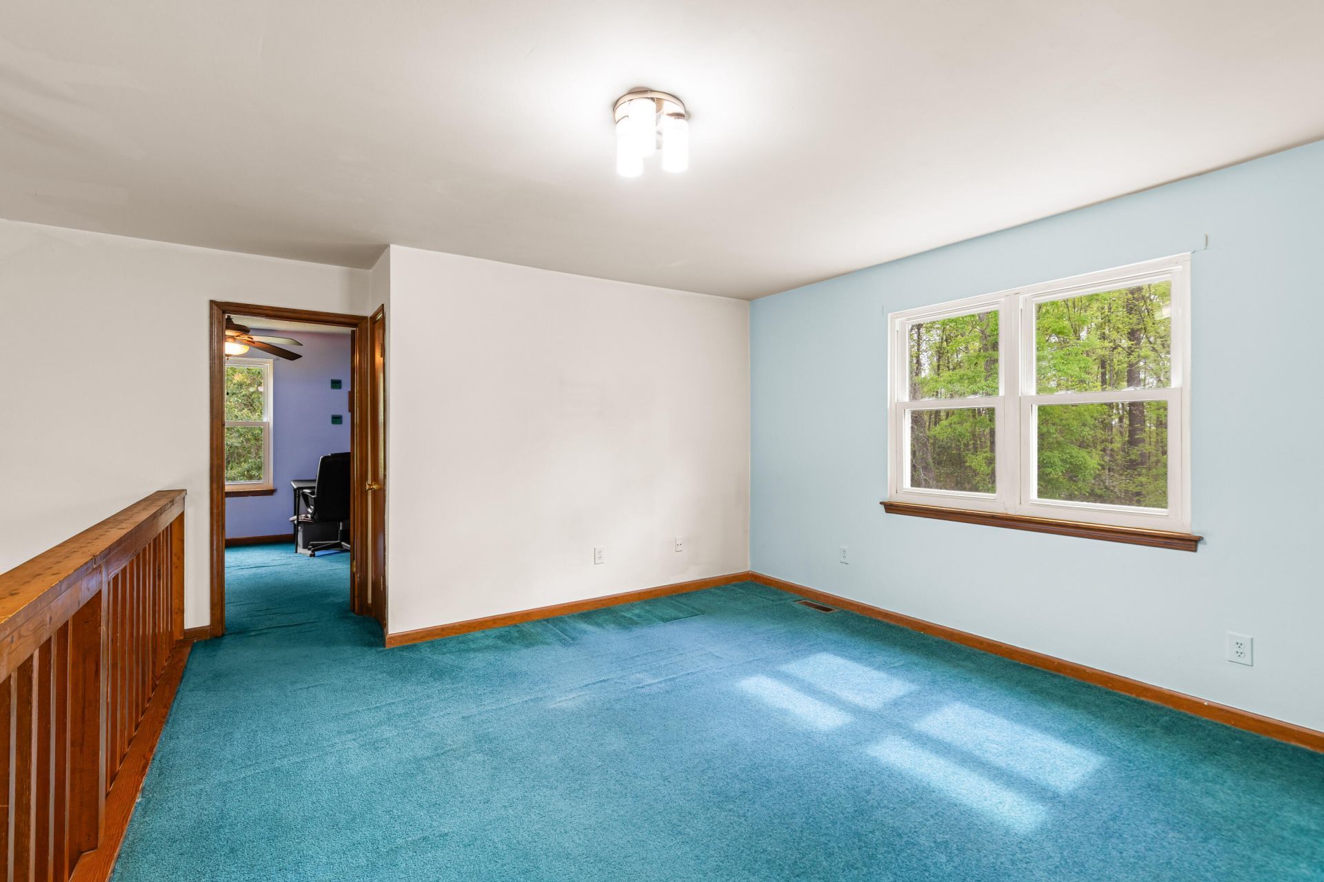 651 Semaht Street Photo 20