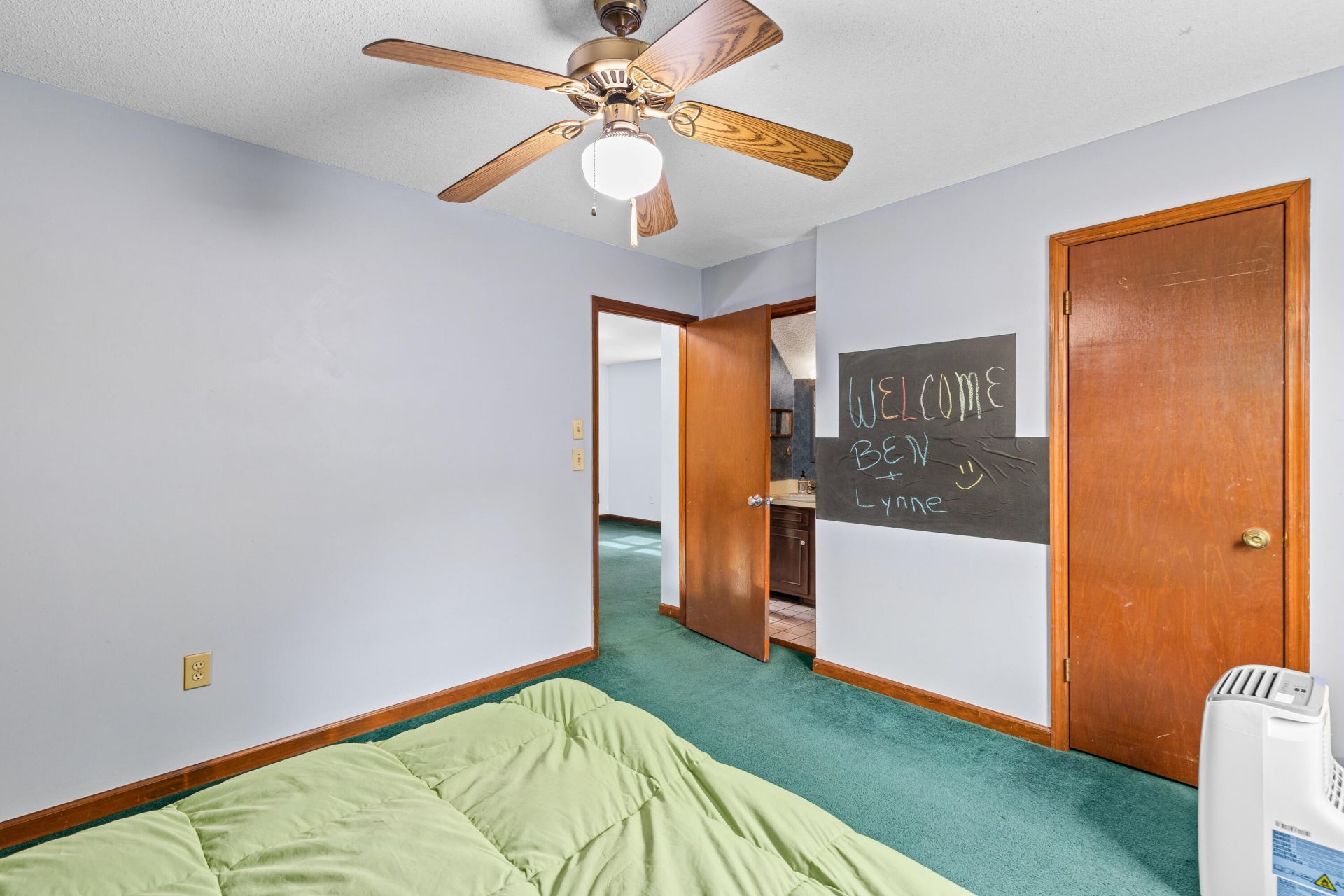 651 Semaht Street Photo 23