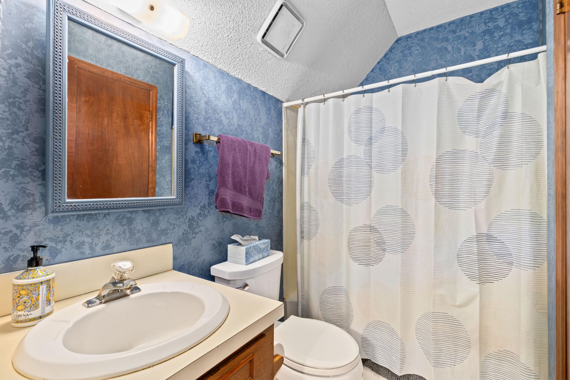 651 Semaht Street Photo 24