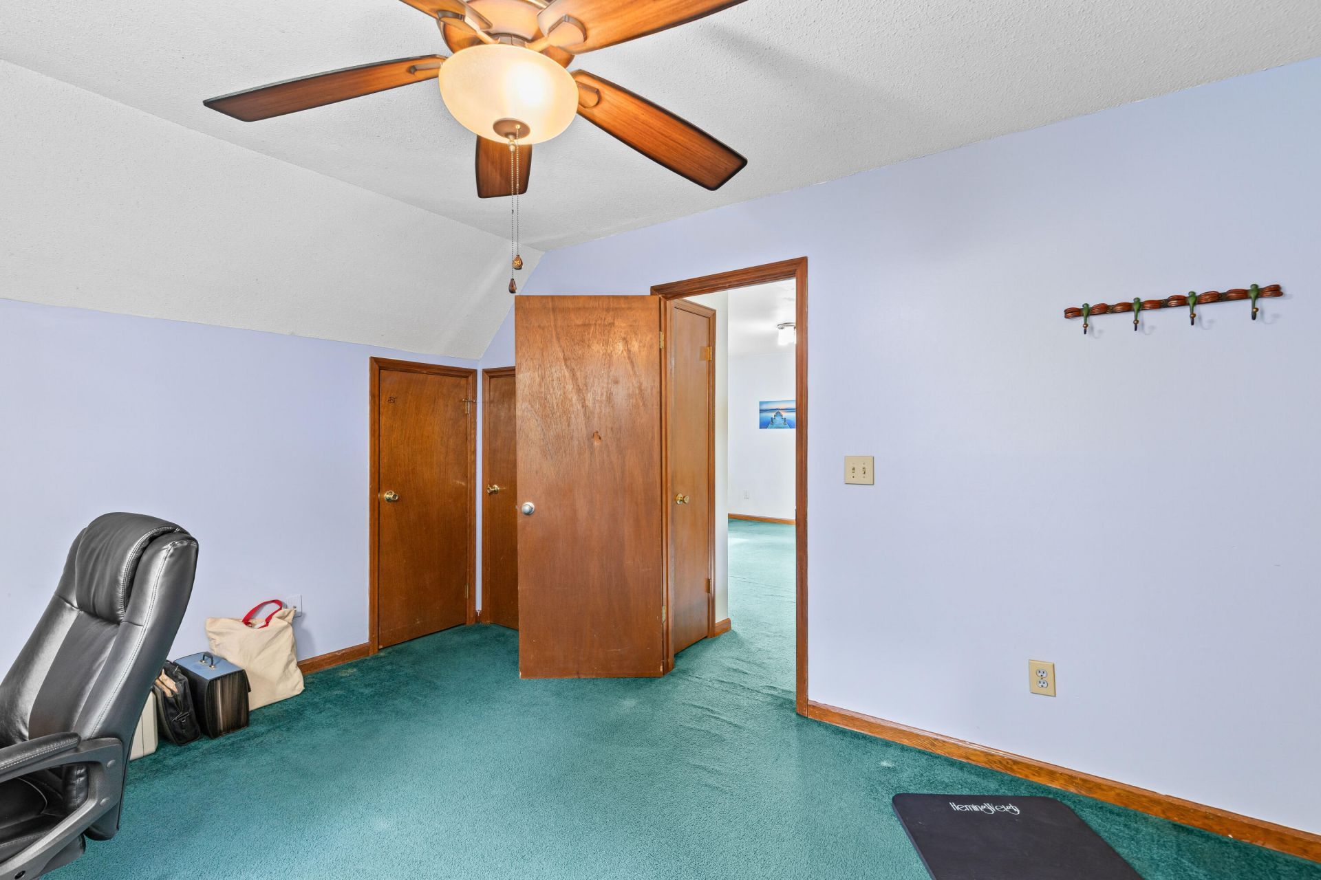 651 Semaht Street Photo 26