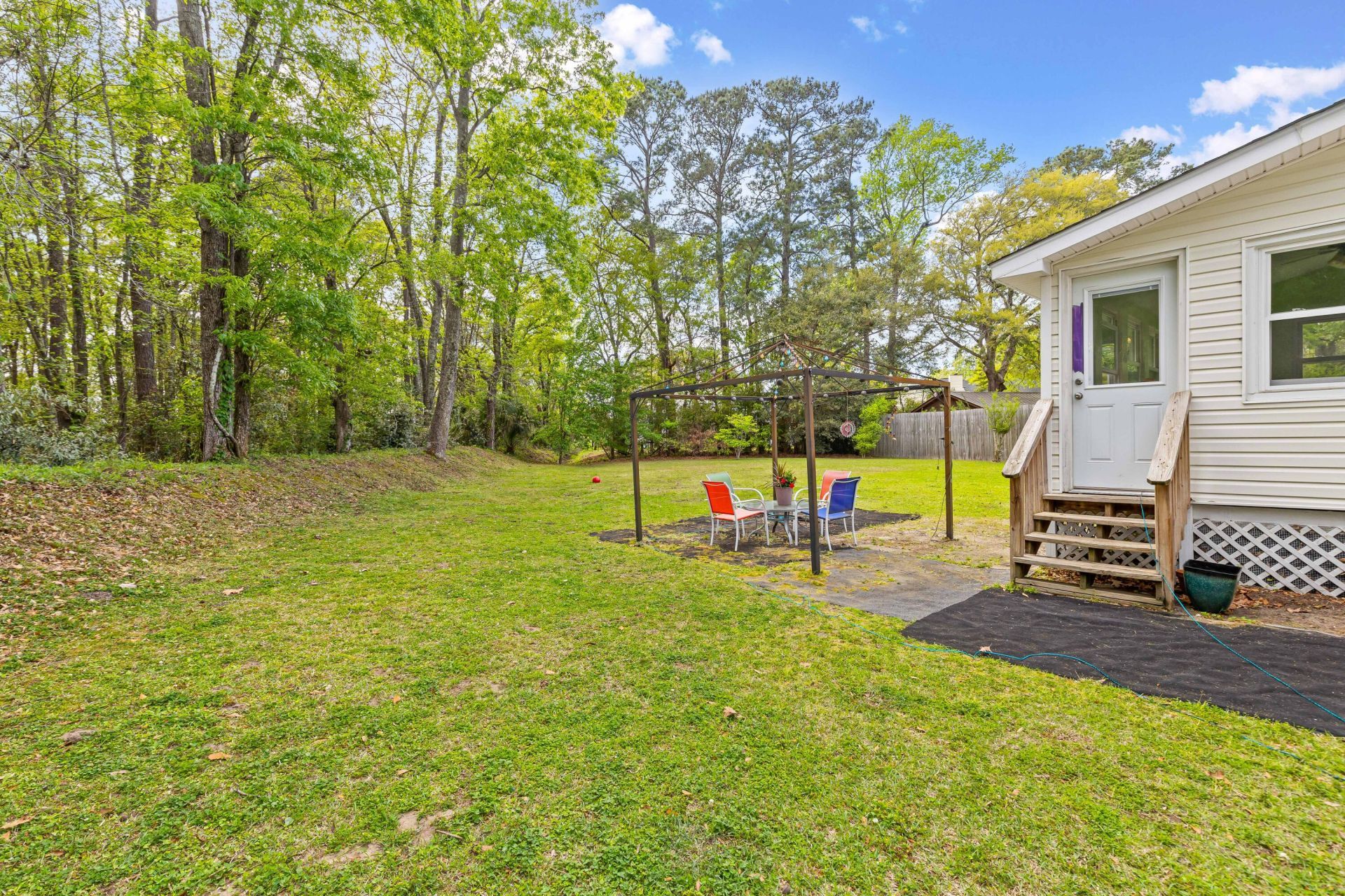 651 Semaht Street Photo 27