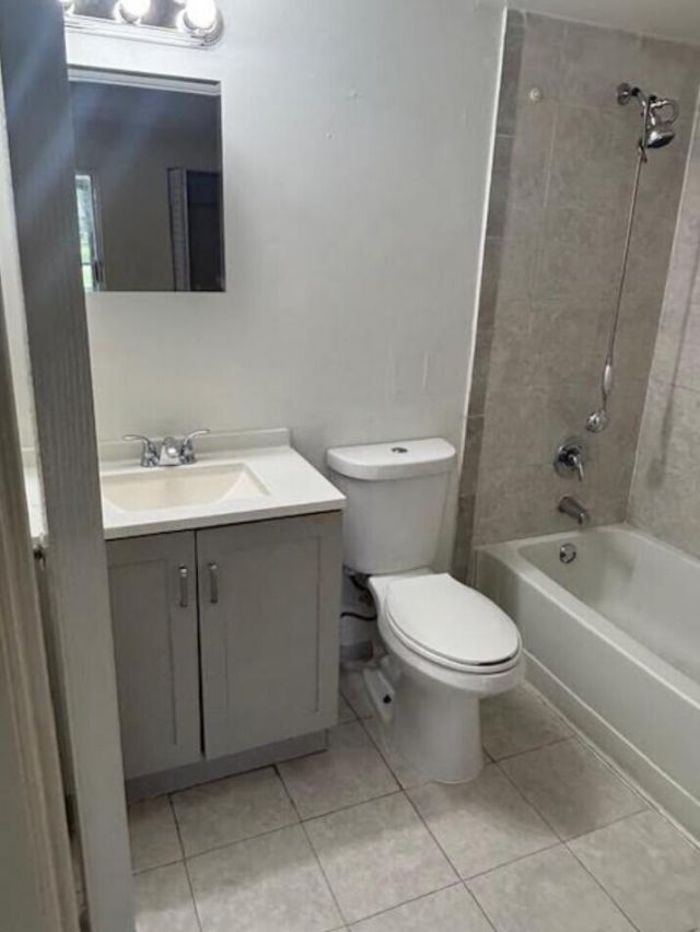 1205 Meadows Circle, Boynton Beach, FL 33436 Photo