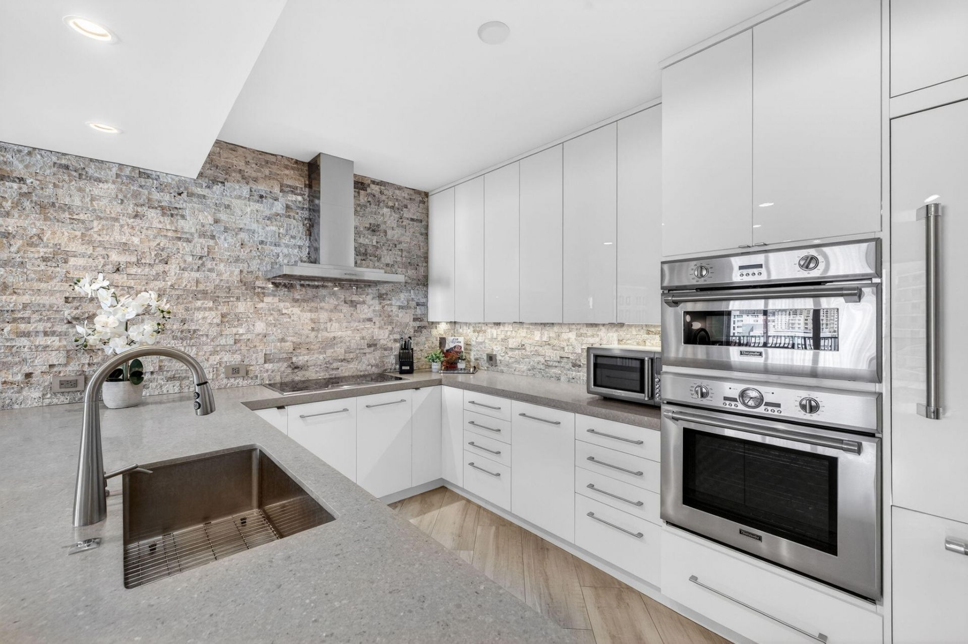 100 S Birch Road, Unit 803, Fort Lauderdale, FL 33316 Photo