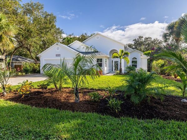 9330 Seagrape Drive, Vero Beach, FL 32963
