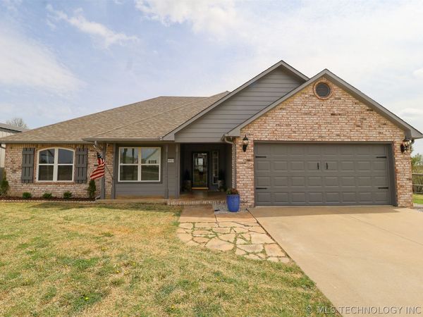 24915 S Meadow Ridge Road , Claremore, OK 74019