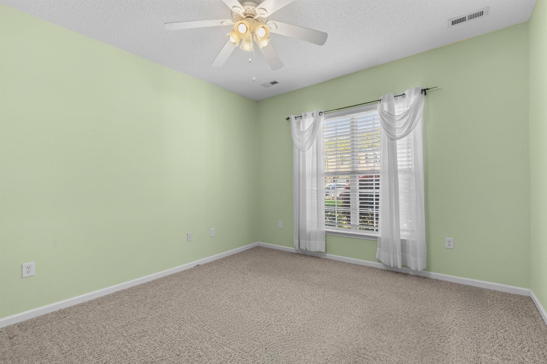 494 Colonial Trace Dr. Photo 13