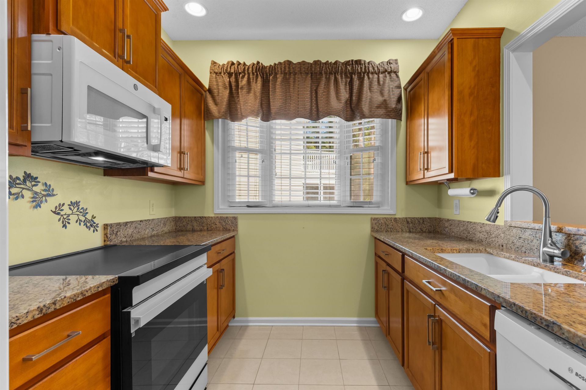 494 Colonial Trace Dr. Photo 5