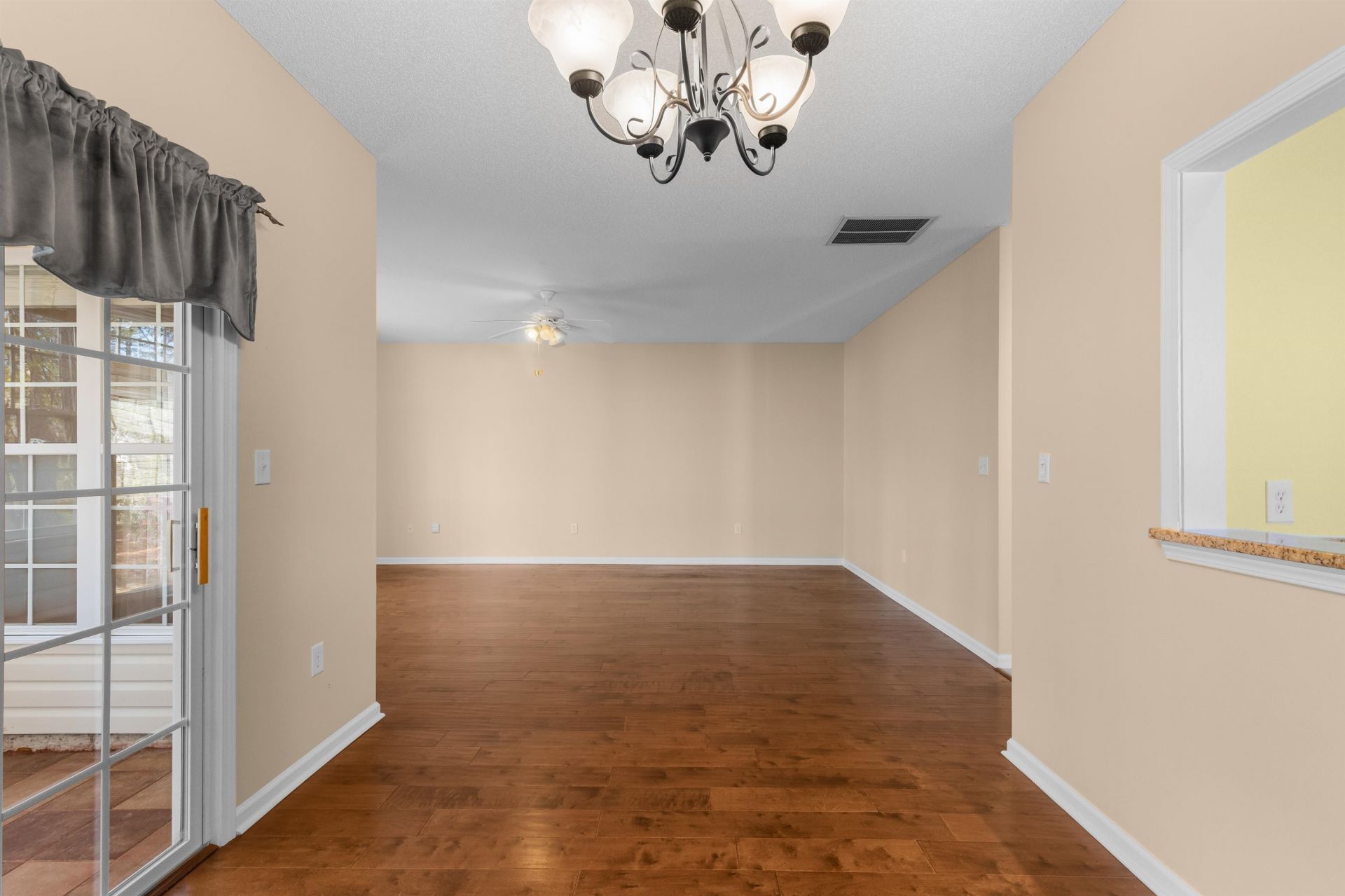 494 Colonial Trace Dr. Photo 9