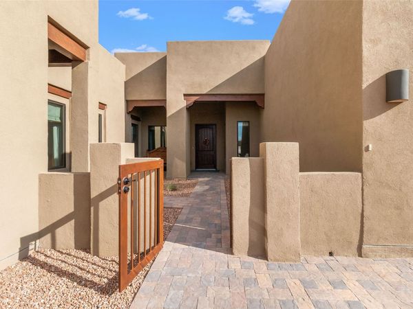 4 Delantera Court , Santa Fe, NM 87506