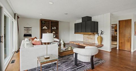 4640 Hillview Way, Sacramento, CA 95822 Photo