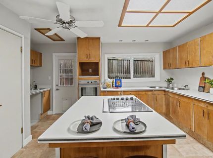 4640 Hillview Way, Sacramento, CA 95822 Photo