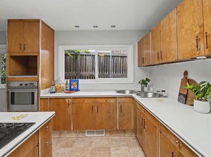 4640 Hillview Way, Sacramento, CA 95822 Photo