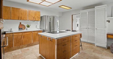 4640 Hillview Way, Sacramento, CA 95822 Photo