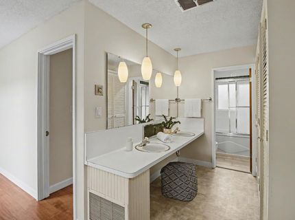 4640 Hillview Way, Sacramento, CA 95822 Photo