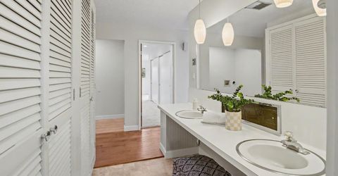 4640 Hillview Way, Sacramento, CA 95822 Photo