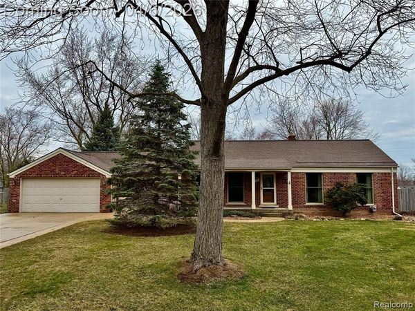 21145 Hale Street, Clinton Twp, MI 48036
