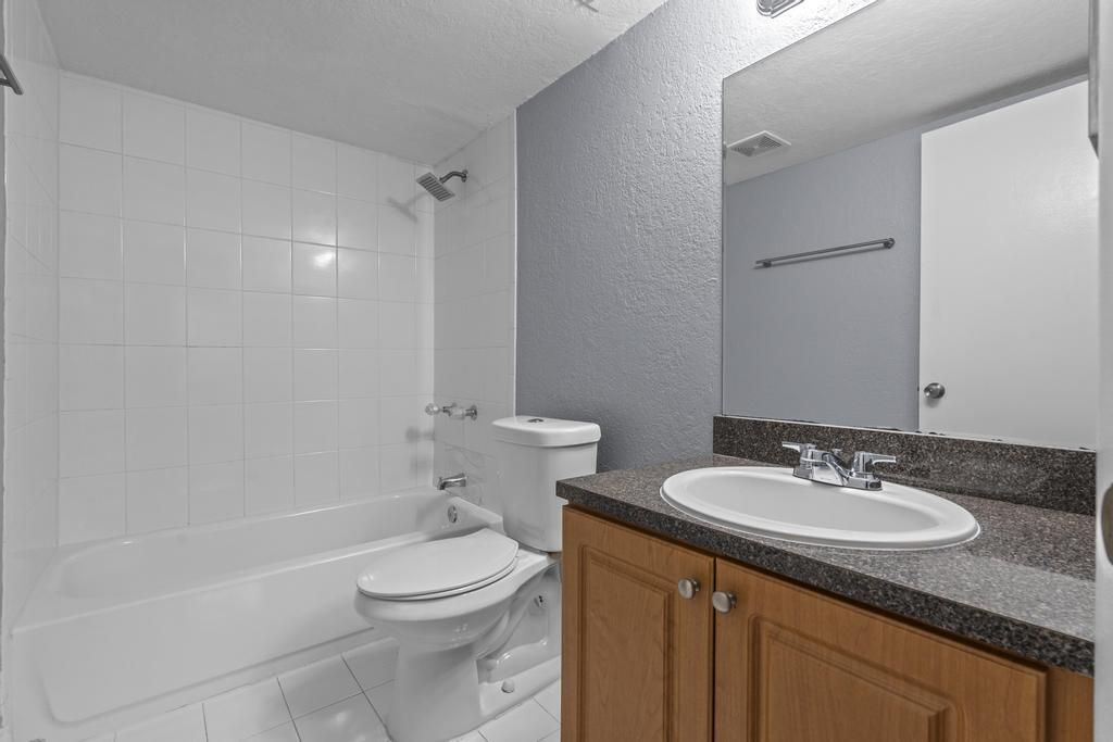 120 Sparrow Drive, Unit 205, Royal Palm Beach, FL 33411 Photo