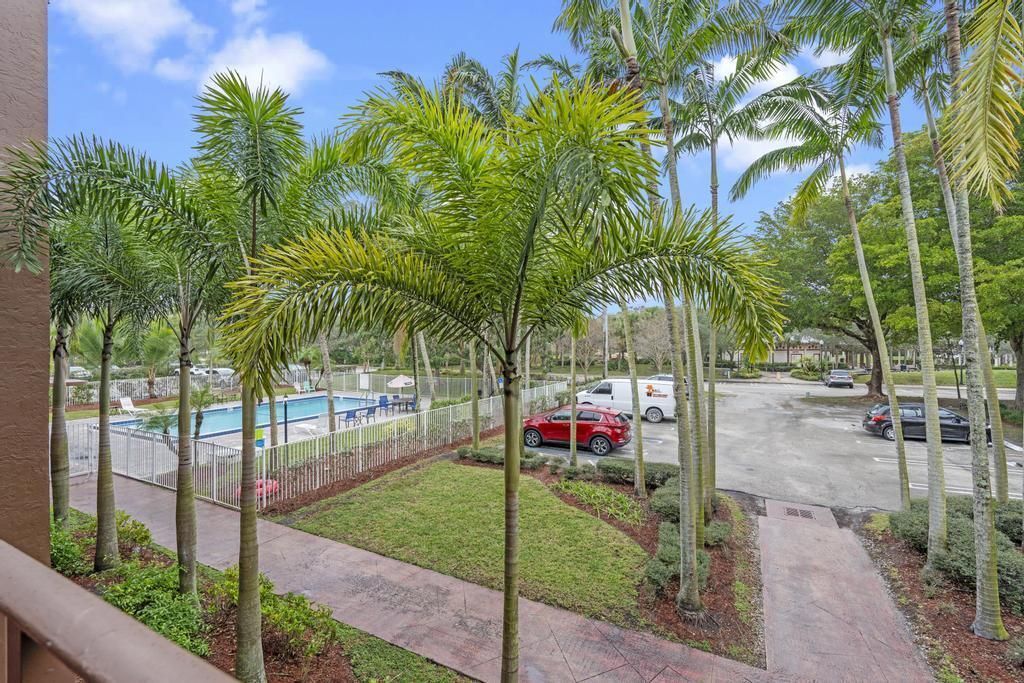 120 Sparrow Drive, Unit 205, Royal Palm Beach, FL 33411 Photo