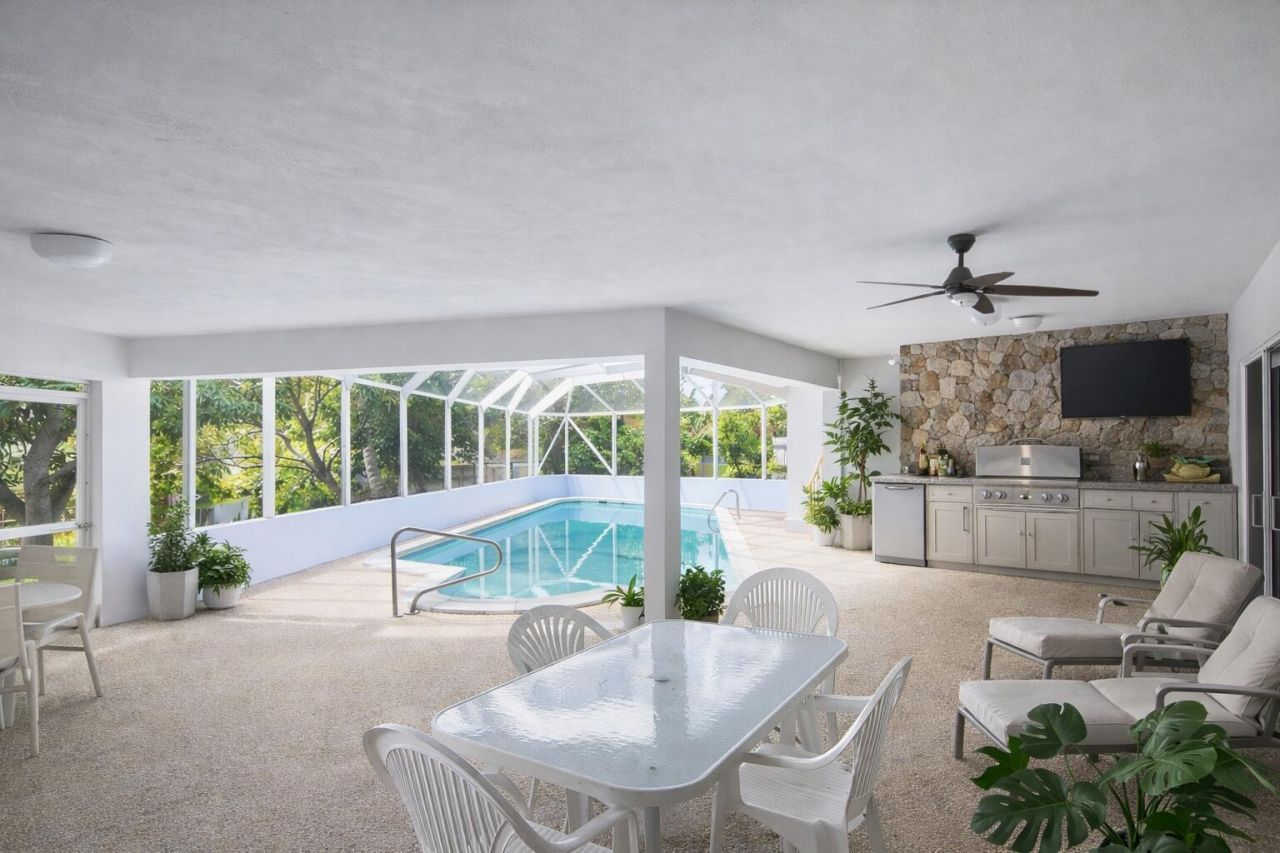 4490 NW 43rd Street, Lauderdale Lakes, FL 33319 Photo