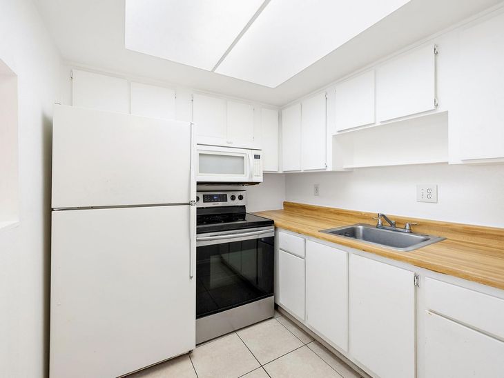 2929 SE Ocean Boulevard, Unit 103-2, Stuart, FL 34996