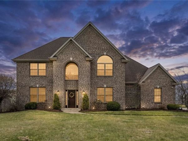 2094 Laurel Ridge Dr, Clairton, PA 15025