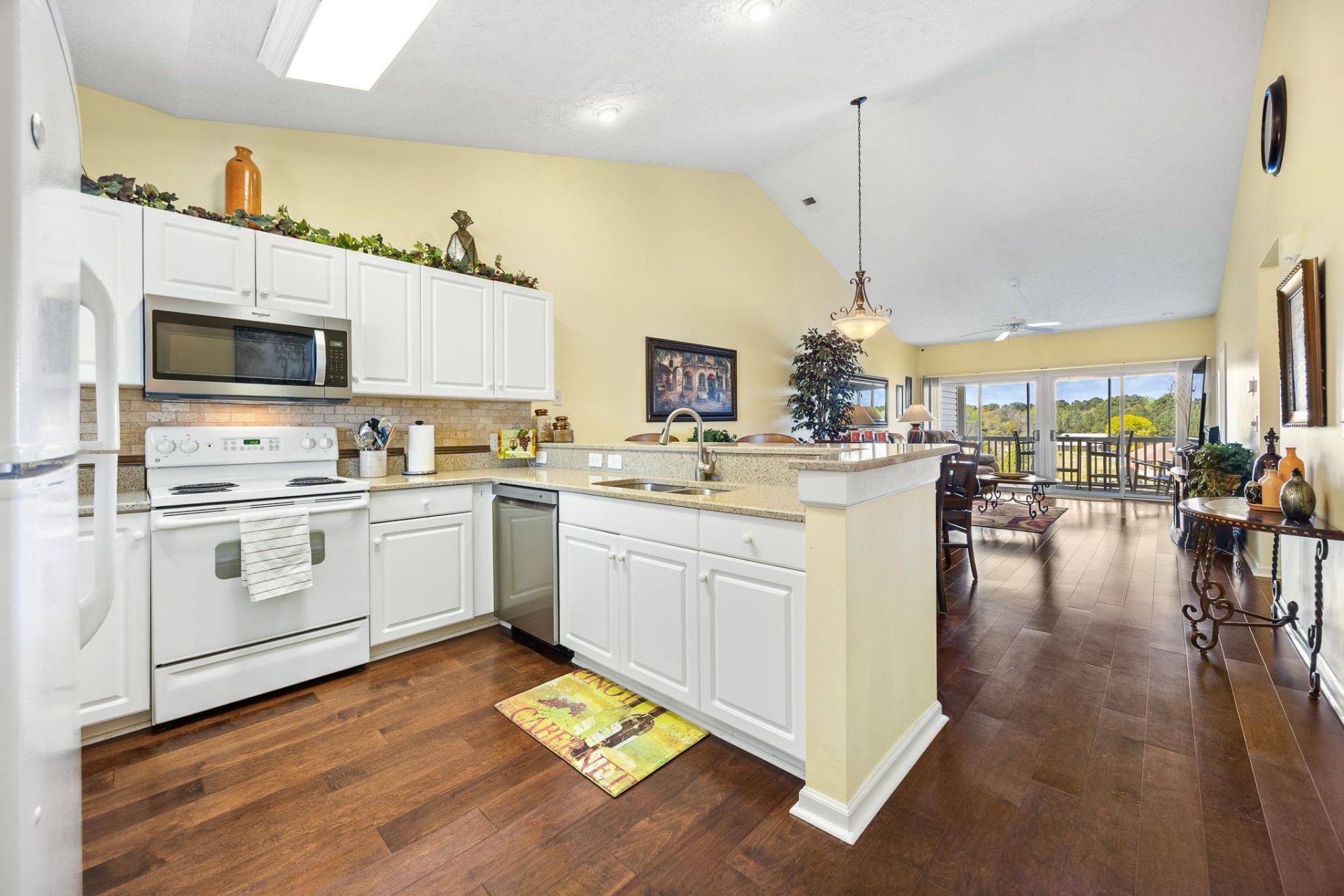 901 West Port Dr. Photo 6