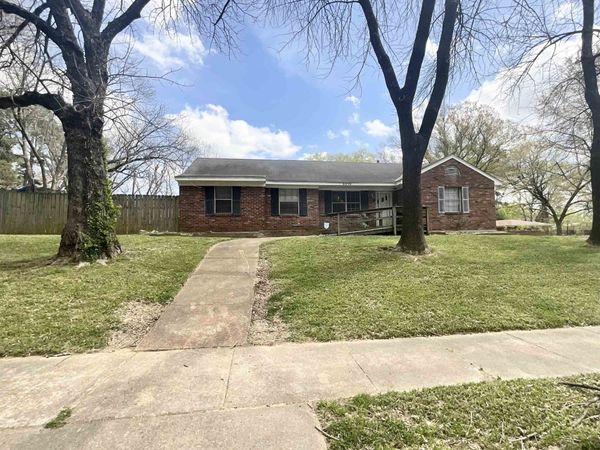 3370 DEBBY ST, Memphis, TN 38127