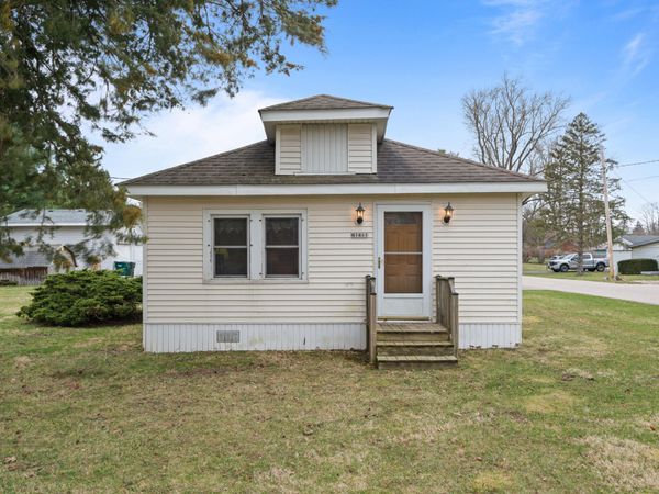 N1461 Jasmine Dr, Bloomfield, WI 53128