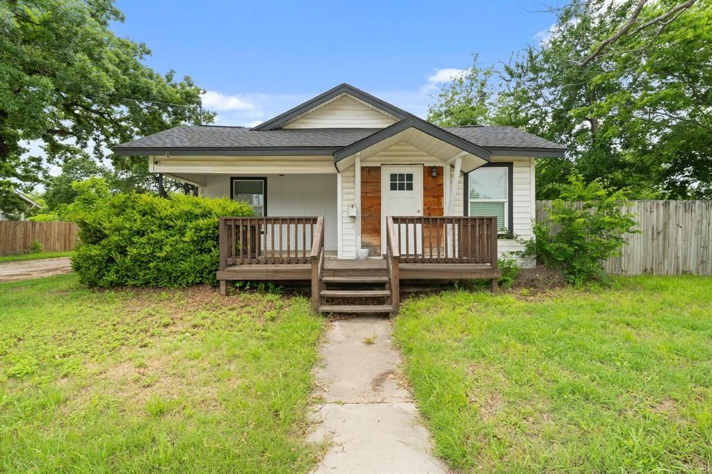 750 N Graham Street, Stephenville, TX 76401 Main Photo