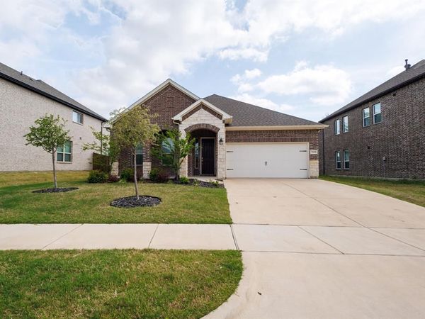 7235 Crowell Avenue, Arlington, TX 76002