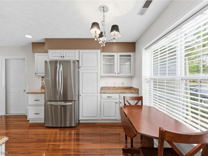 889 Lynnhaven Lane , Akron, OH 44313 Photo 11