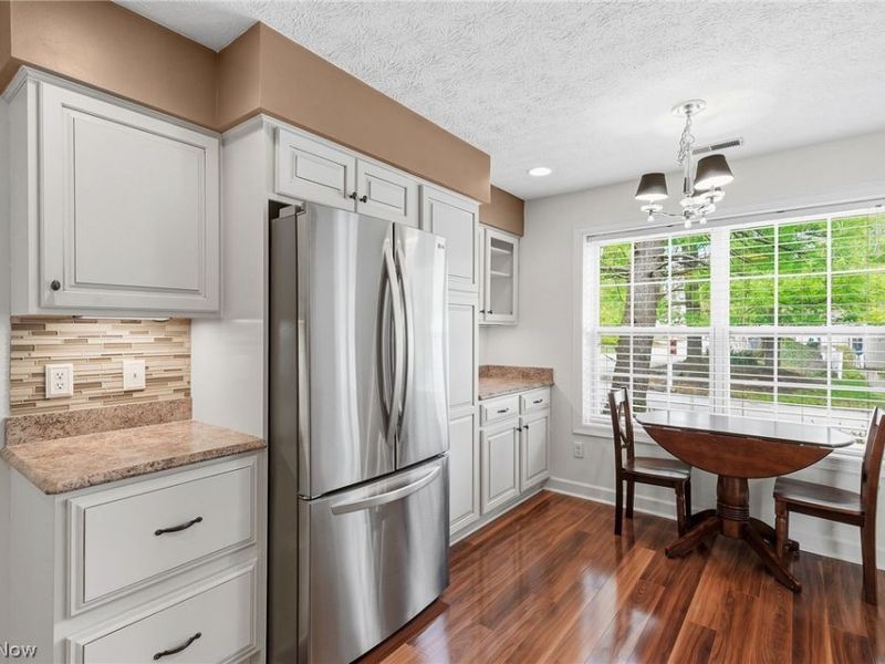 889 Lynnhaven Lane , Akron, OH 44313 Photo 12