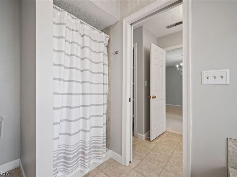 889 Lynnhaven Lane , Akron, OH 44313 Photo 15