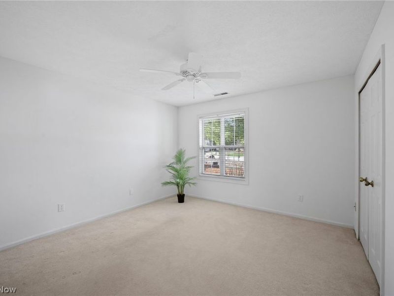 889 Lynnhaven Lane , Akron, OH 44313 Photo 17