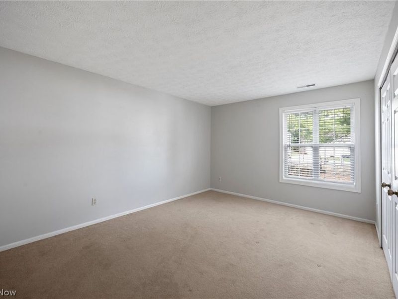 889 Lynnhaven Lane , Akron, OH 44313 Photo 21