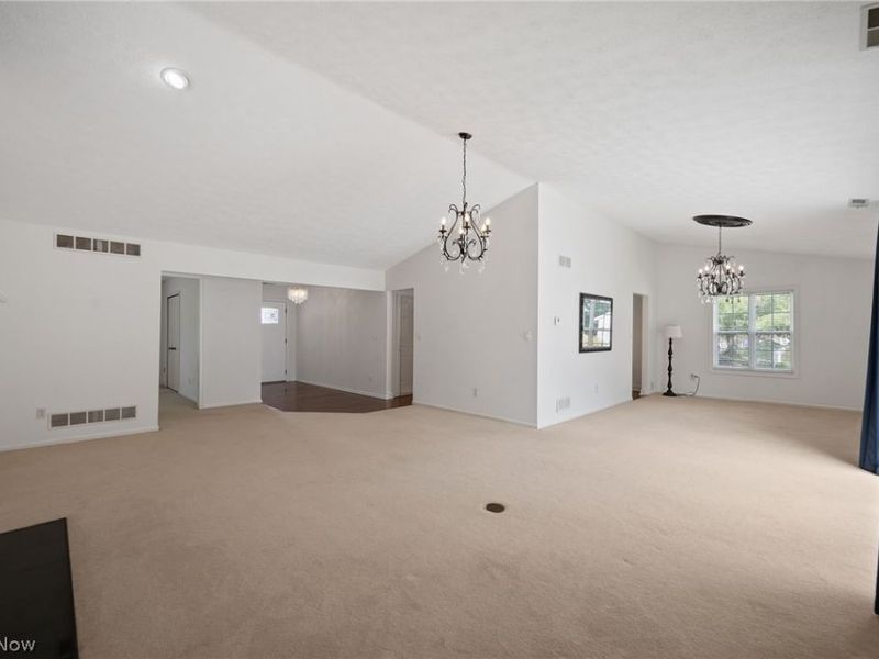 889 Lynnhaven Lane , Akron, OH 44313 Photo 5