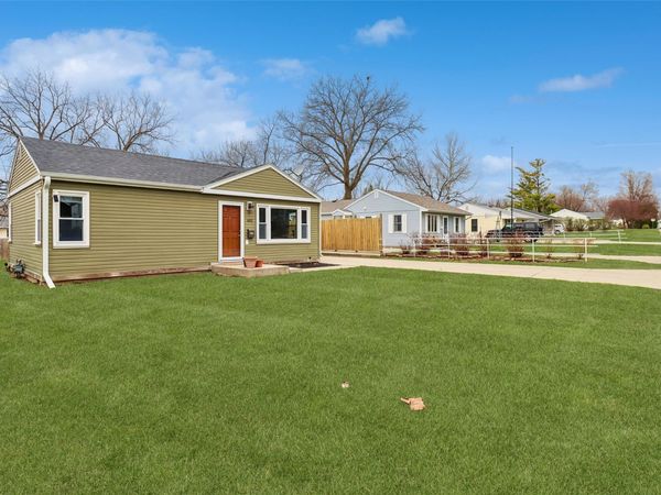 601 E 22nd Street S, Newton, IA 50208
