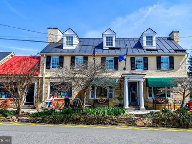 17 - Apt. #1 MADISION STREET, MIDDLEBURG, VA 20117