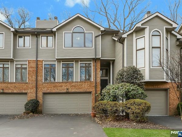 20 Lakeview Drive, OLD TAPPAN, NJ 07675