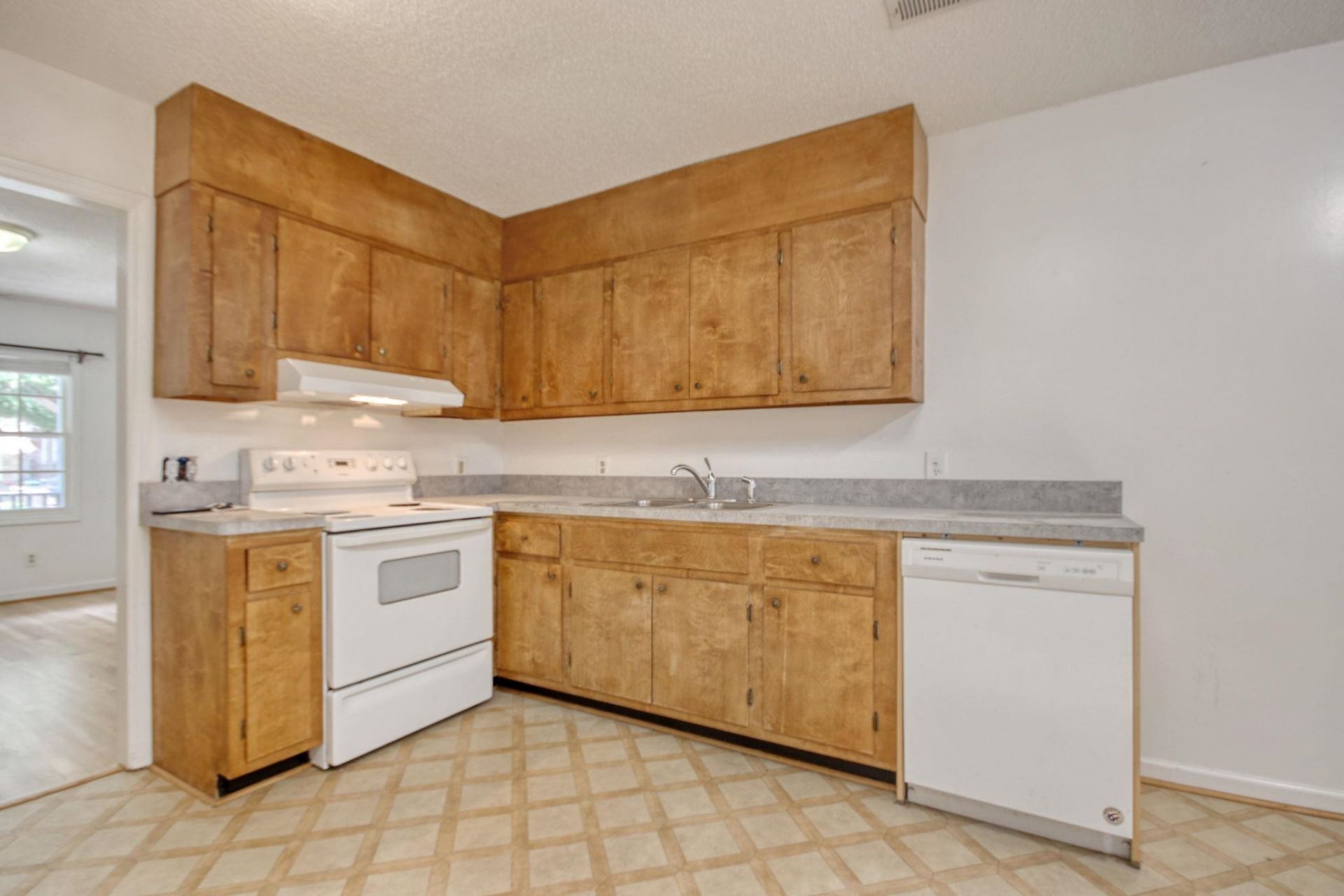 1028 Duke St.  Photo 18