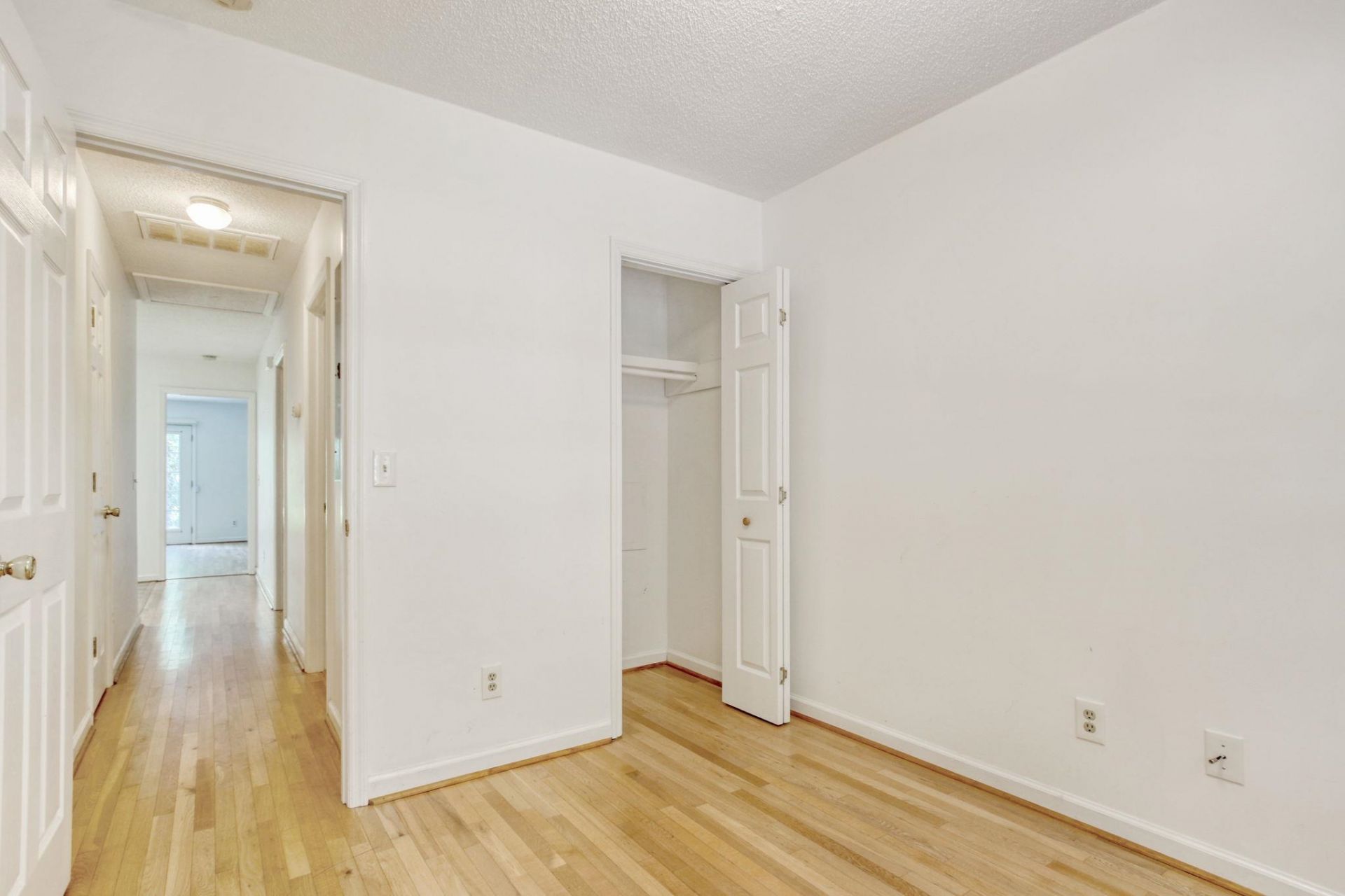 1028 Duke St.  Photo 24